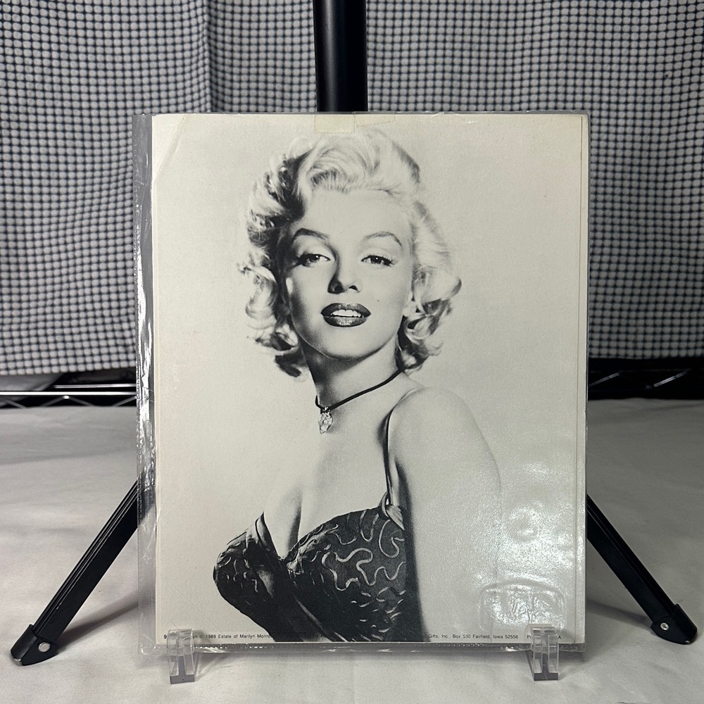 Marilyn’s Vintage Black and White Face Card Print.